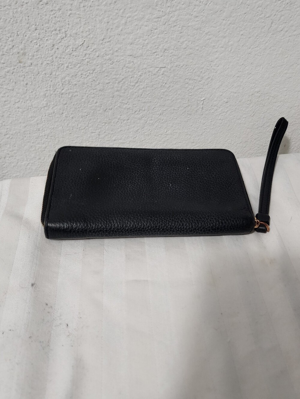 Coach Black Pebbled Leather Wristlet Zip Wallet with Embossed Logo - Picture 2 of 4